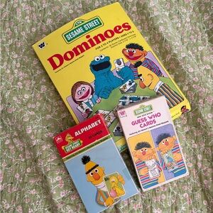 Sesame Street Dominoes Game and Flash Card Bundle